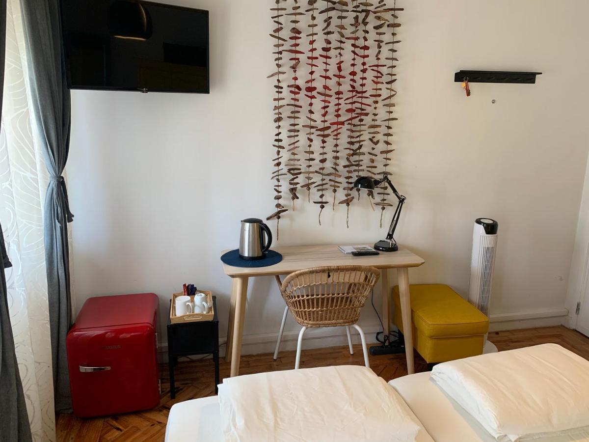 Beautiful Private Room Next To Lisbon - New Paço de Arcos Exteriör bild