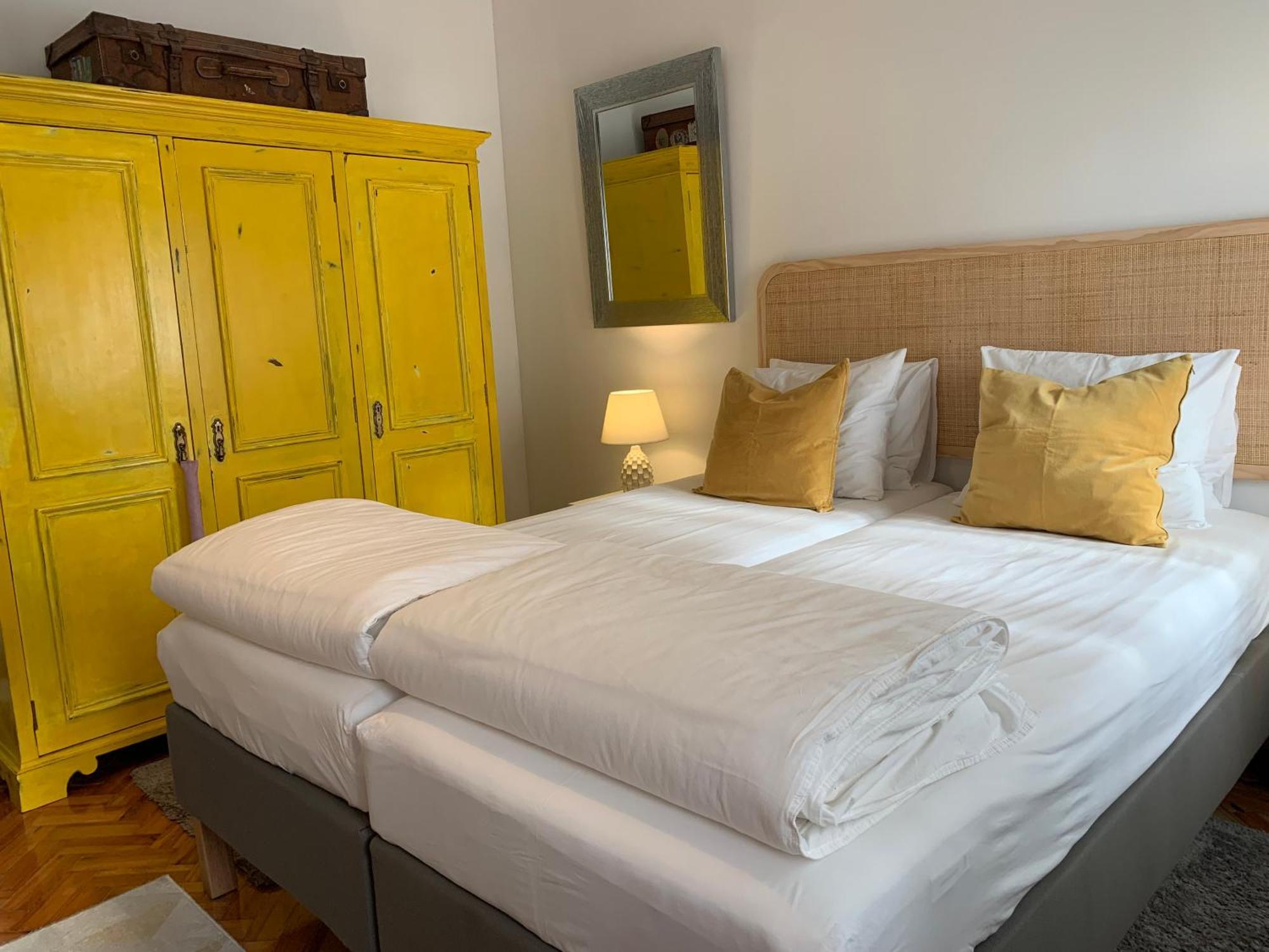 Beautiful Private Room Next To Lisbon - New Paço de Arcos Exteriör bild